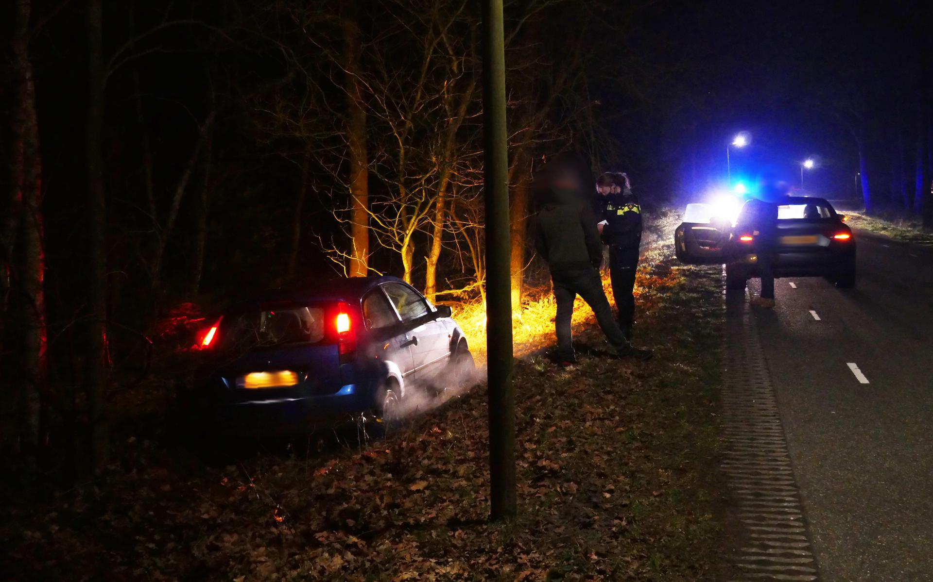 Man Gewond Nadat Hij Met Zijn Fiets Wordt Aangereden Door Een Auto In ...